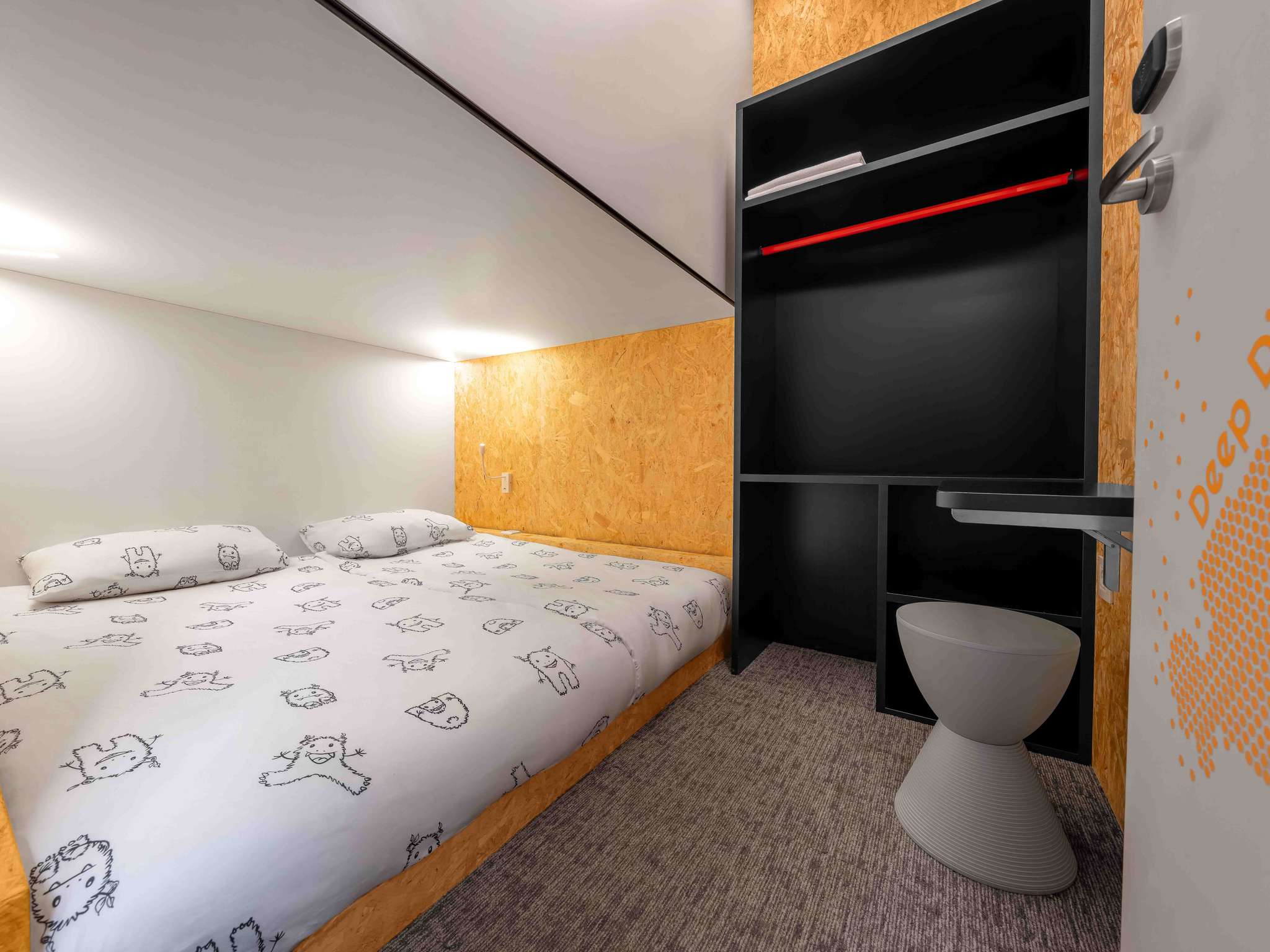 c0q0_ho_02_p_2048x1536